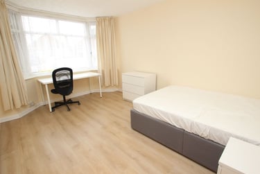 6 bed house, 27 Bryant Road, Talbot village, Poole, BH125DW - Image 8