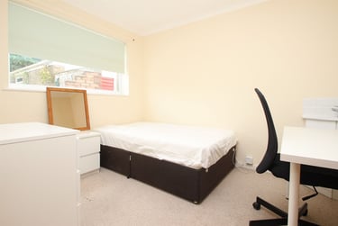 6 bed house, 27 Bryant Road, Talbot village, Poole, BH125DW - Image 9