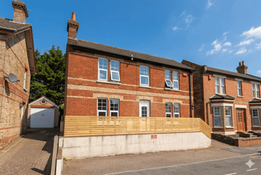 5 bed house, Winton, Bournemouth, BH92PN - Image 1