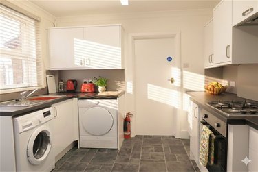 5 bed house, Winton, Charminster, Bournemouth, BH91AX - Image 5