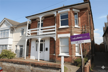 4 bed house, Winton, Charminster, Bournemouth, BH91EU - Image 1