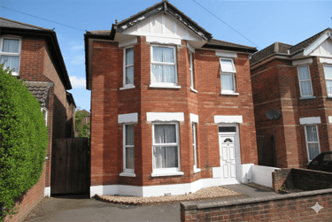 6 bed house, Winton, Bournemouth, BH92JW - Image 1