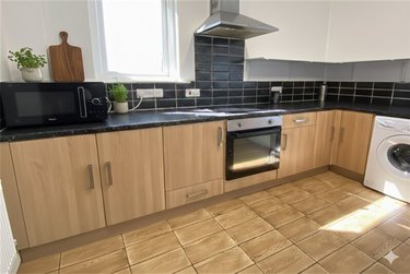 6 bed house, Winton, Bournemouth, BH92JW - Image 2