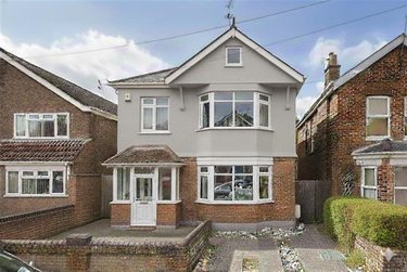 6 bed house, Winton, Bournemouth, BH92LZ - Image 1