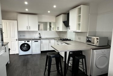 6 bed house, Talbot Park, Ensbury Park, Bournemouth, BH92RT - Image 3
