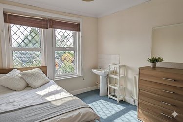 6 bed house, Winton, Bournemouth, BH92PD - Image 9