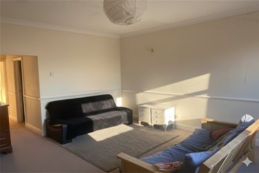 3 bed flat, Winton, Bournemouth, BH92EY - Image 2