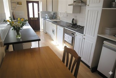 3 bed flat, Winton, Bournemouth, BH92EY - Image 4