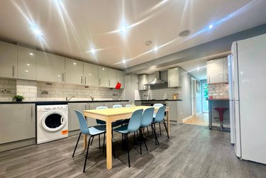 7 bed house, Tenterden Drive, Hales Place, Canterbury, CT27BJ - Image 2