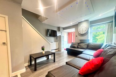 7 bed house, Tenterden Drive, Hales Place, Canterbury, CT27BJ - Image 3