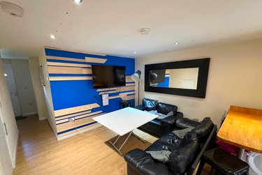 5 bed house, Rhodaus Close, City Centre, Canterbury, CT12RE - Image 1