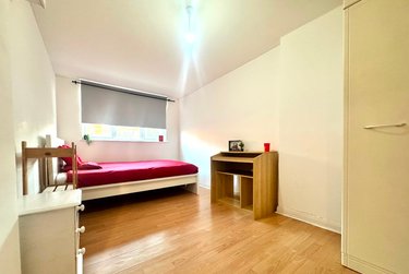 1 bed flat, Kemsing Gardens, Hales Place, Canterbury, CT27RF - Image 2