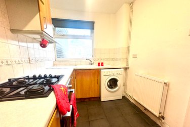 1 bed flat, Kemsing Gardens, Hales Place, Canterbury, CT27RF - Image 5