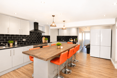 7 bed house, Green Dell, Hales Place, Canterbury, CT27BU - Image 1