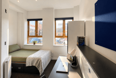 1 bed flat, 21 New Dover Road, City Centre, Canterbury, CT13AS - Image 1
