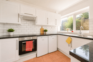 5 bed house, Mead Way, St Stephens, Canterbury, CT28BB - Image 5