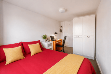 5 bed house, Mead Way, St Stephens, Canterbury, CT28BB - Image 9