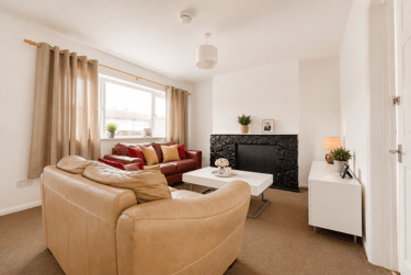 5 bed house, Mead Way, St Stephens, Canterbury, CT28BB - Image 3