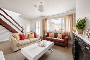 5 bed house, Mead Way, St Stephens, Canterbury, CT28BB - Image 1