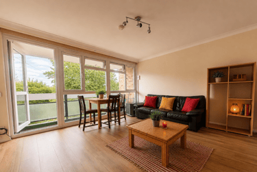 3 bed flat, Beecroft Close, Hales Place, Canterbury, CT27DN - Image 1