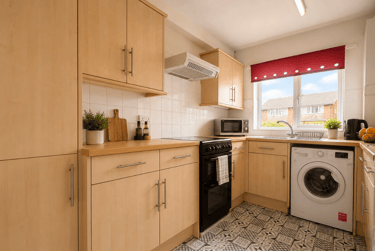 5 bed house, Mead Way, St Stephens, Canterbury, CT28BB - Image 4