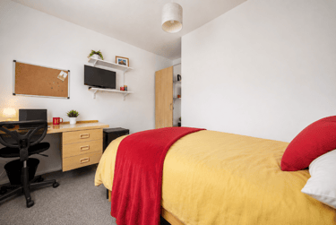 1 bed house, Tunstall Road, Hales Place, Canterbury, CT27BX - Image 2