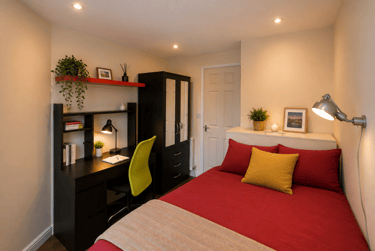 5 bed house, Rhodaus Close, City Centre, Canterbury, CT12RE - Image 1