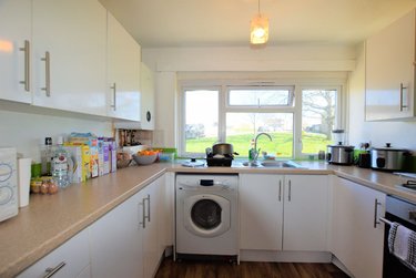 3 bed flat, Hawe Close, Hales Place, Canterbury, CT27DL - Image 4