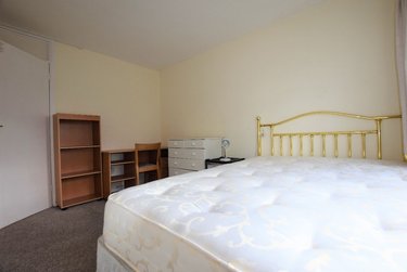 3 bed flat, Hawe Close, Hales Place, Canterbury, CT27DL - Image 6