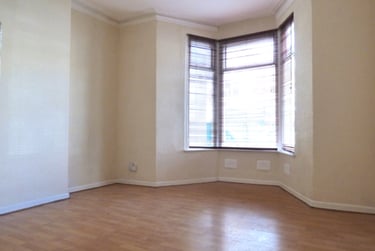 1 bed flat, City Road, Plasnewydd, Cardiff, CF243JB - Image 4