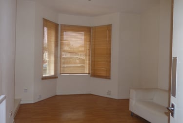 2 bed flat, Ely Road, Llandaff, Cardiff, CF52JF - Image 2