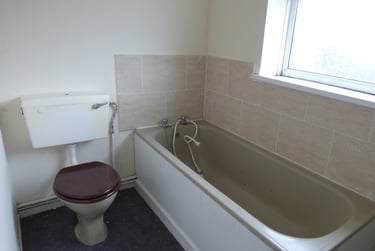 2 bed flat, Burrows Road, Neath, Swansea, SA13UQ - Image 6