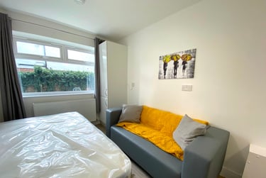 1 bed studio, 25A London Road, Headington, Oxford, OX37RE - Image 2