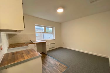 1 bed studio, Ely Road, Llandaff, Cardiff, CF52JF - Image 2