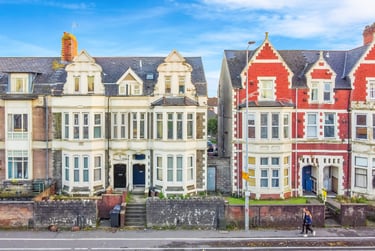 2 bed flat, Newport Road, Roath, Cardiff, CF241RS - Image 1