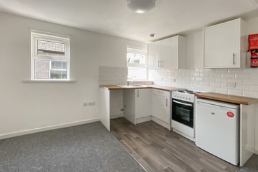 1 bed flat, Ely Road, Llandaff, Cardiff, CF52JF - Image 2