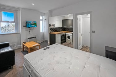 1 bed flat, Cathedral Road, Riverside, Cardiff, CF119HD - Image 2