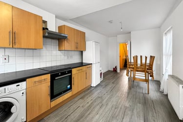 5 bed house, Manor Park Road, Harlesden, London, NW104JP - Image 3