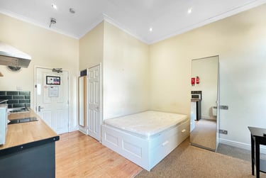 1 bed flat, Cathedral Road, Riverside, Cardiff, CF119HD - Image 2
