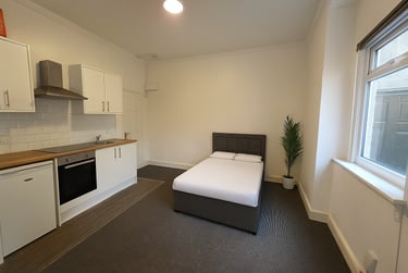 1 bed studio, Newport Road, Adamstown, Cardiff, CF241AG - Image 2