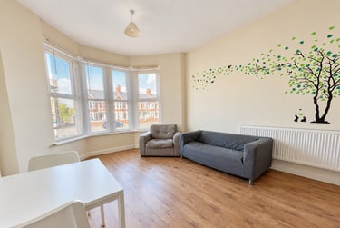 2 bed flat, Newport Road, Roath, Cardiff, CF241RS - Image 3