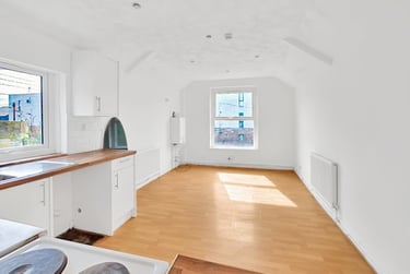 1 bed flat, Clive Street, Grangetown, Cardiff, CF117JE - Image 2