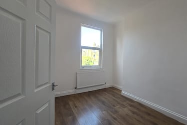 3 bed flat, Tubbs Road, Harlesden, London, NW104RE - Image 8