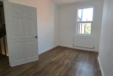 3 bed flat, Tubbs Road, Harlesden, London, NW104RE - Image 9