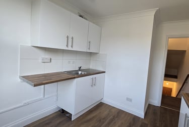 3 bed flat, Tubbs Road, Harlesden, London, NW104RE - Image 10