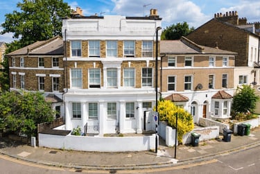 2 bed flat, Courthill Road, Hither Green, London, SE136DW - Image 1