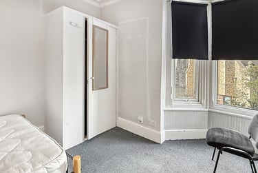 1 bed house, Cowley Road, City Centre, Oxford, OX41JE - Image 3