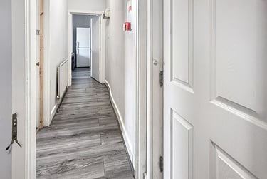 1 bed house, Cowley Road, City Centre, Oxford, OX41JE - Image 9