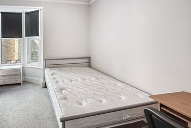 1 bed house, Cowley Road, City Centre, Oxford, OX41JE - Image 7