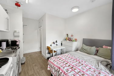 1 bed studio, 25A London Road, Headington, Oxford, OX37RE - Image 2